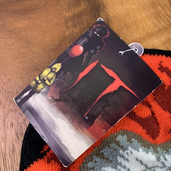 IT Pennywise Hat Beanie Fitted One SZ Black Red Flip Down Mesh Horror Halloween - Picture 2 of 2